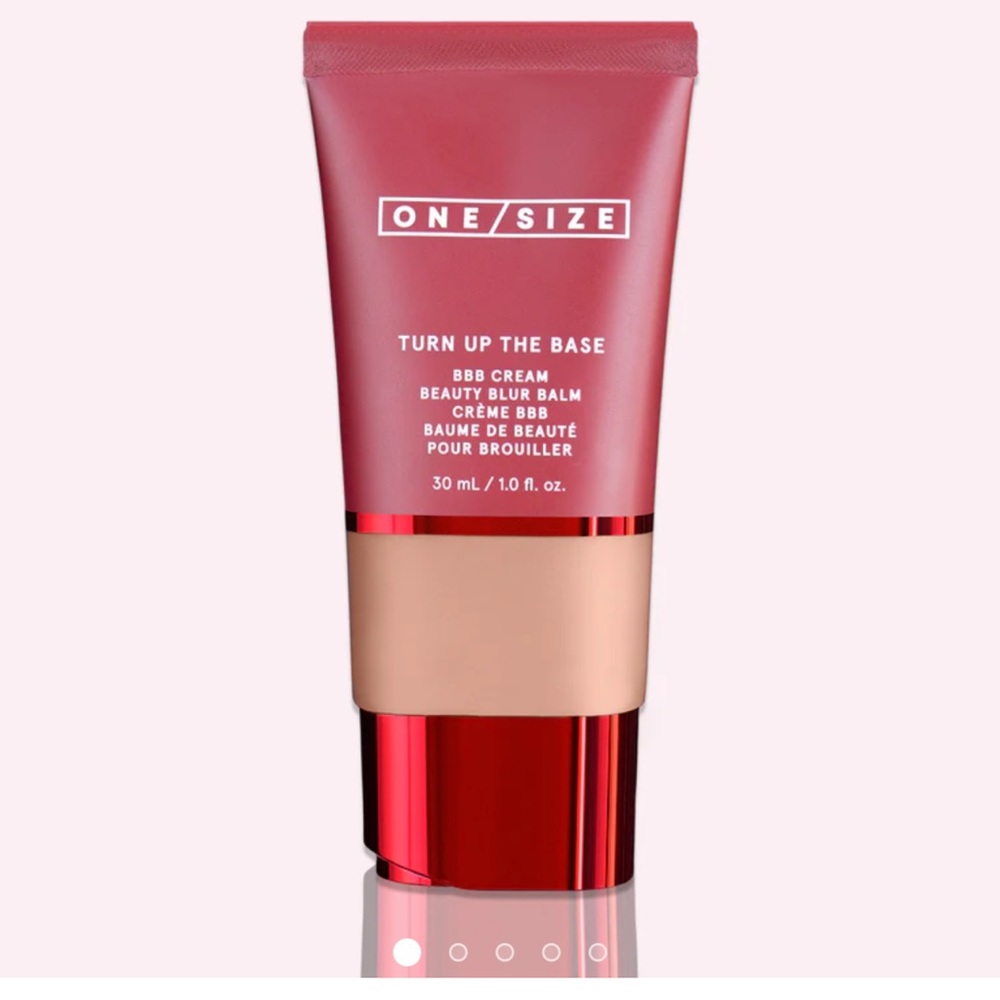 TURN UP THE BASE BLURRING FOUNDATION in Shade Light 3 N